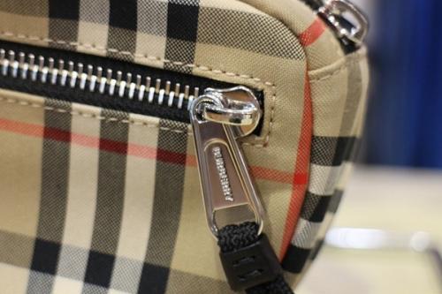 ノヴァチェックボディーバッグのML CANNON