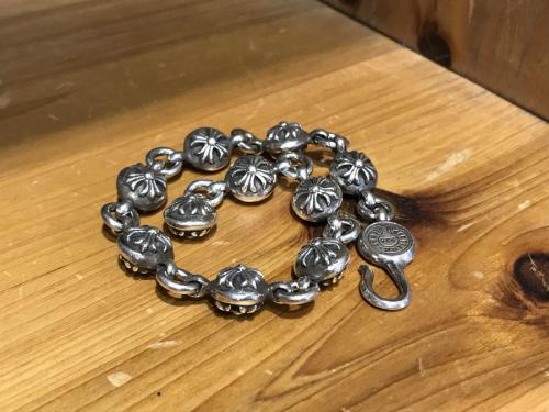 クロムハーツの2ボールチェーンブレスレット