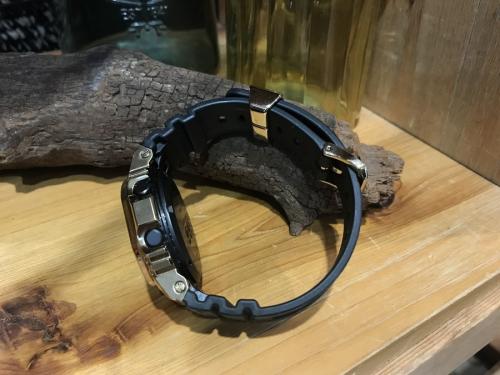 カシオ×カラーのリストウォッチ