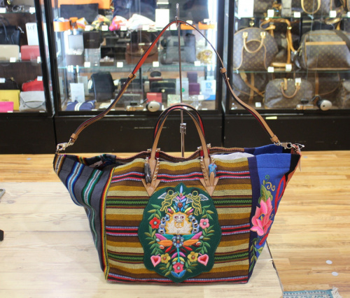 ラグジュアリーブランドのChristian Louboutin