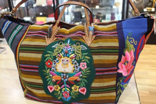 クリスチャンルブタンのメキシカバ2WAYトートバッグ