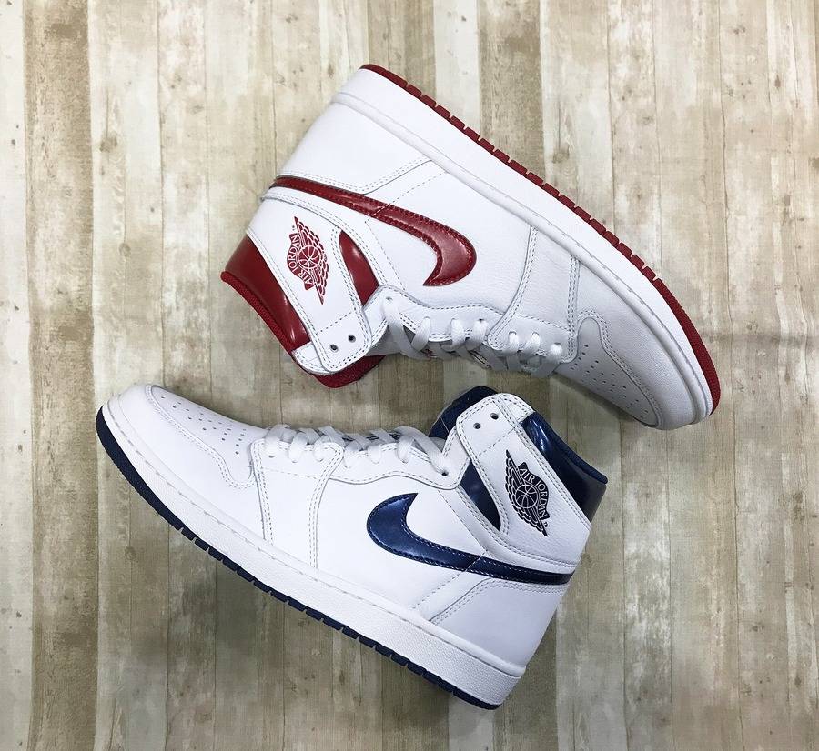 NIKE AIR JORDAN 1 RETRO HIGH OG メタリックレッド