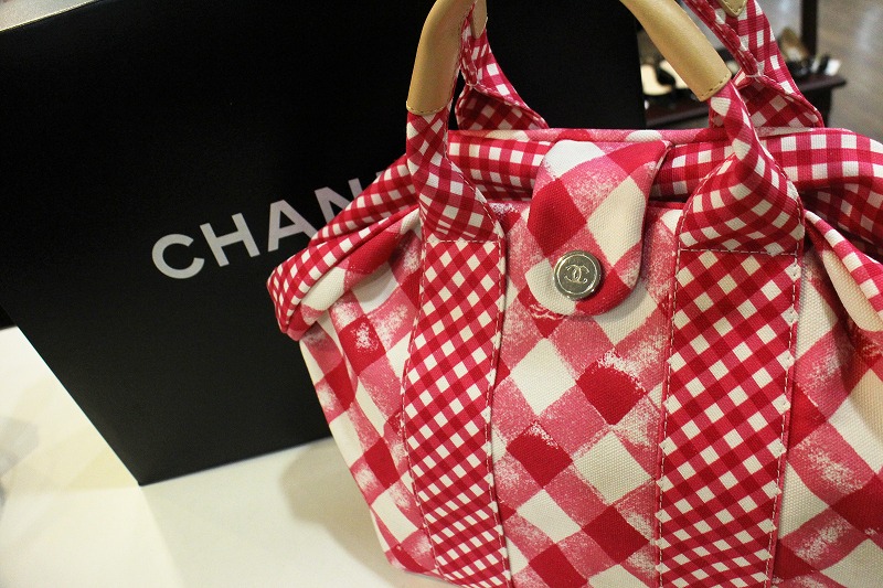 女子の永遠の憧れ「CHANEL」からギンガムチェックトート入荷。[2019.01 