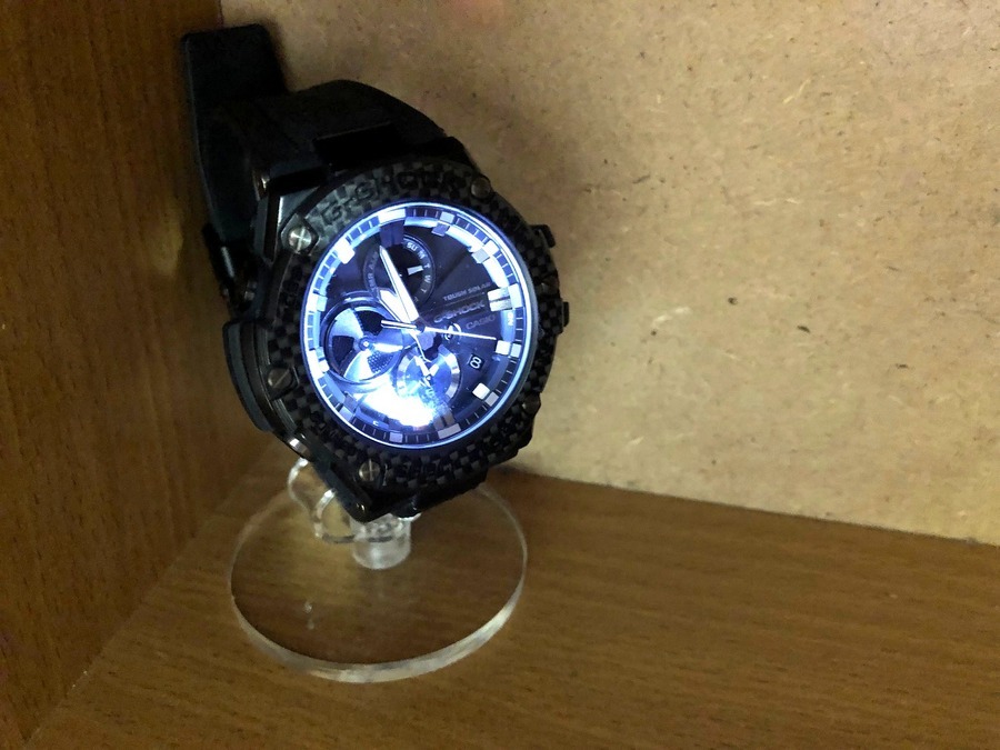 魅力の詰まった一品、G-SHOCK タフネスクロノグラフ GST−B100X