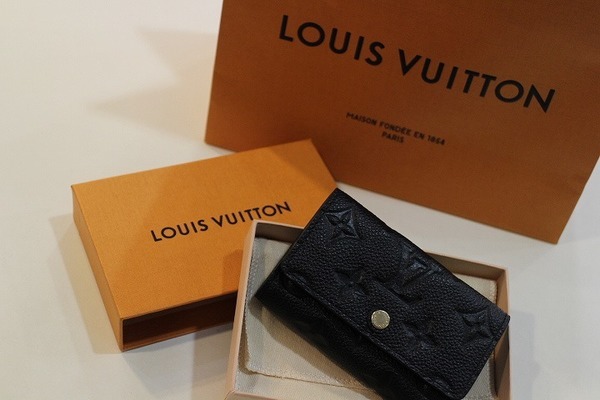 LOUIS VUITTON(ルイヴィトン)から定番モノグラムキーケース入荷致し 