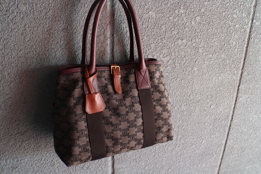 CELINE/セリーヌマカダム柄ハンドバッグが入荷しました