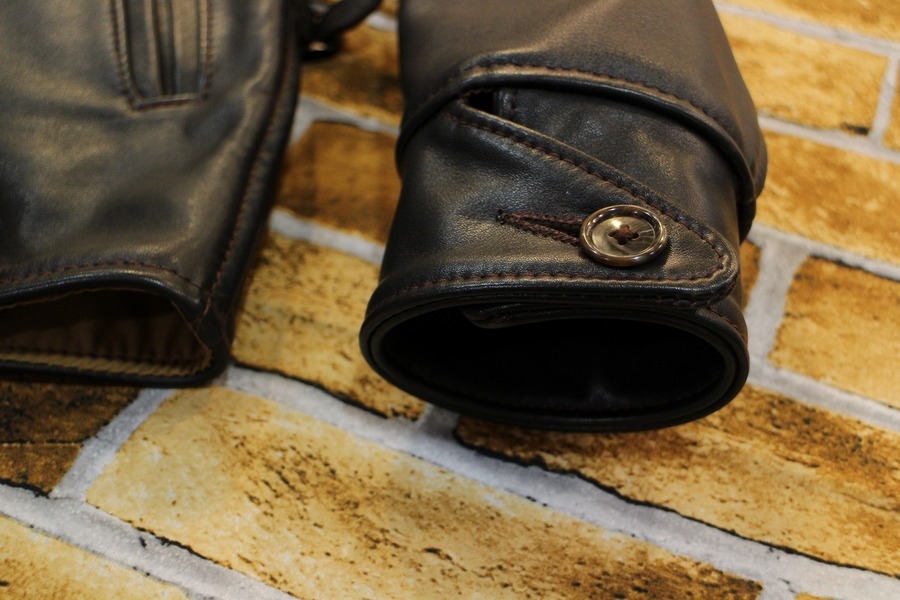 男はホースハイド。Aero Leather/エアロレザーより質感柔らかなハーフ