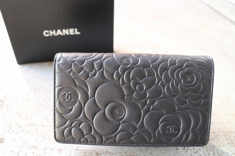 CHANEL/シャネル カメリア 二つ折り財布 入荷のお知らせです！[2019.11