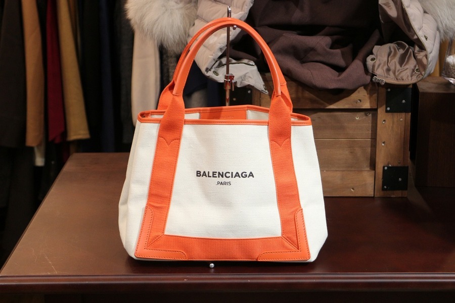 BALENCIAGAトートバッグ BAZAR SHOPPER オレンジ BALENCIAGAトートバッグ BAZAR SHOPPER オレンジ - メルカリ