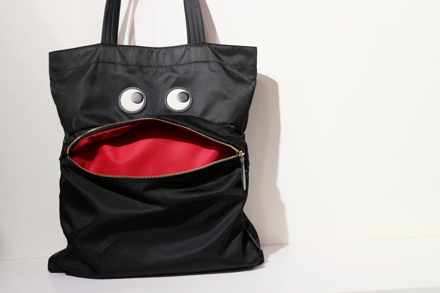 Anya Hindmarch アニヤハインドマーチ から注目度の高い Eyes の入荷 01 09発行