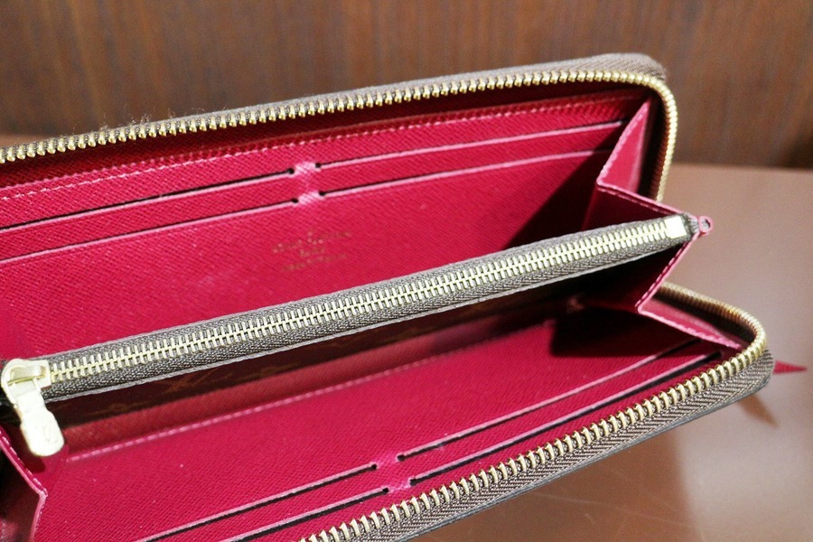 LOUIS VUITTON/ルイヴィトンの長財布「ポルトフォイユクレマンス LOUIS VUITTON/ルイヴィトンの長財布「ポルトフォイユクレマンス