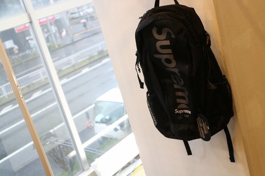 値下げしました。定価以下。supreme back pack 20ss