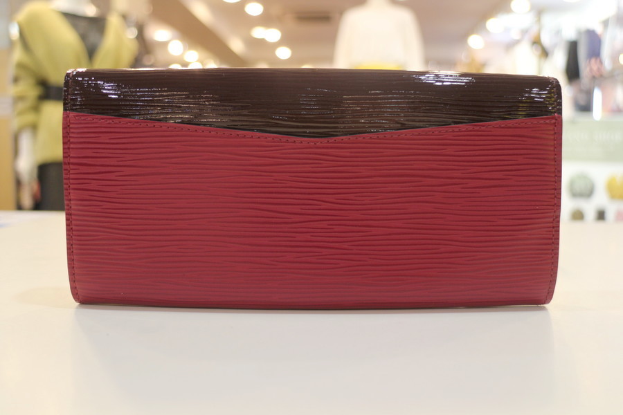 LOUIS VUITTONの長財布が入荷しました