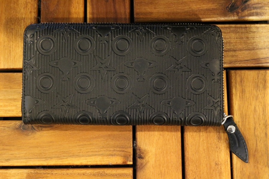 VIVIENNE WESTWOOD ANGLOMANIA】 長財布 オンラインにて販売中