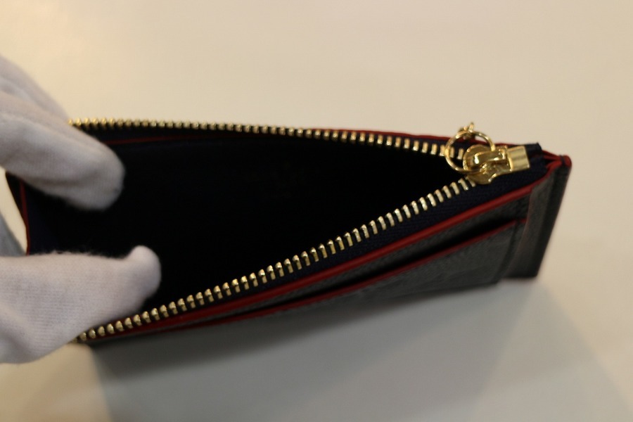 LOUIS VUITTON/ ルイ ヴィトン】からポルト カルト・ジップ入荷