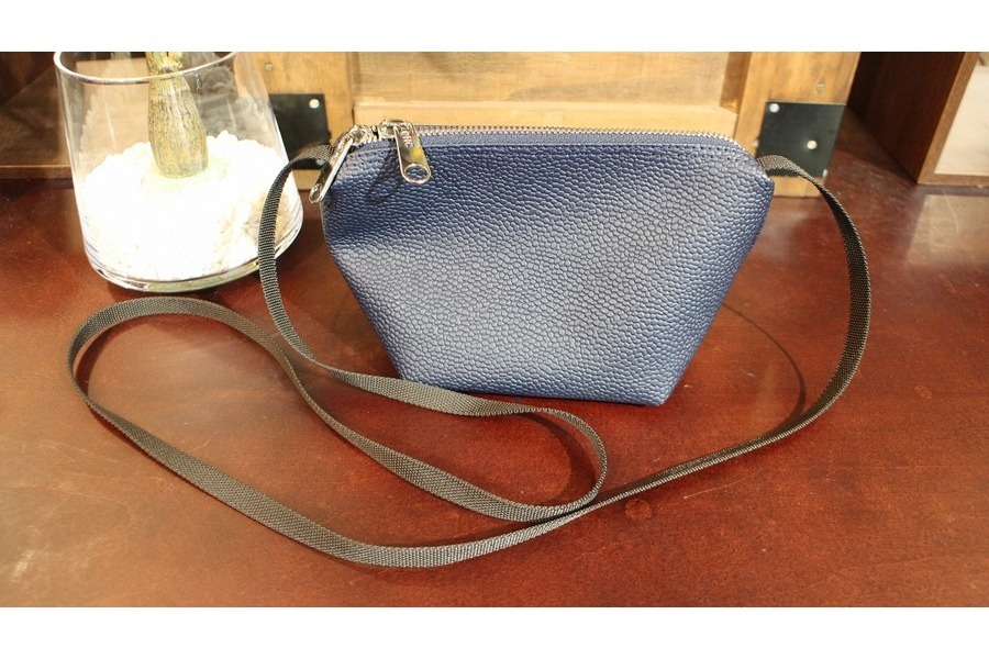 Herve Chapelier エルベシャプリエ からショルダーバッグが入荷しました ブランド品・古着の販売と買取は葛西店