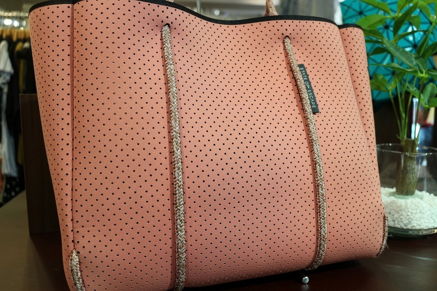 大人気かつ個性的なバッグ入荷 State Of Escape ステイトオブエスケイプ パンチングトートバッグ 2019 09 04発行