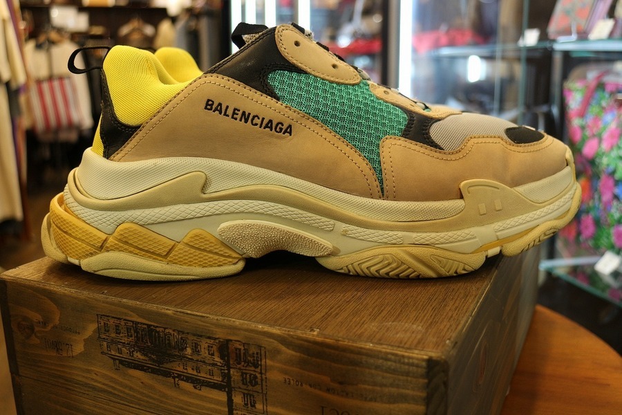 BALENCIAGA/バレンシアガ】からダッドスニーカーブームの火付け BALENCIAGA/バレンシアガ】からダッドスニーカーブームの火付け