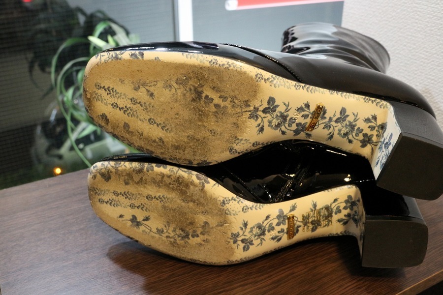 GUCCI/グッチ】からダブルGパテントアンクルブーツが入荷しました