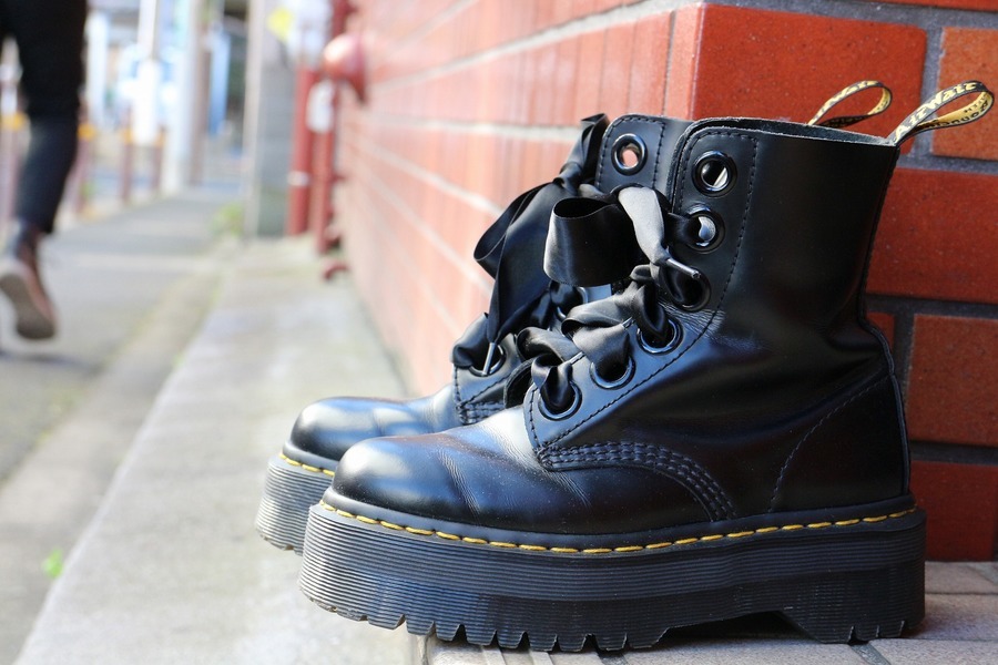 値下げ！【美品】Dr.Martens ドクターマーチン  ブーツ （オマケ付き）