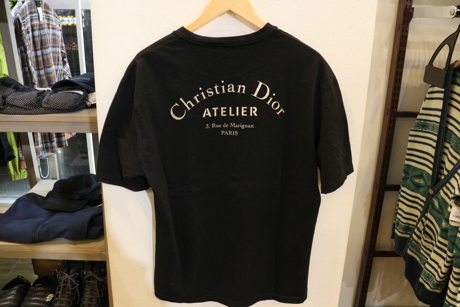 【普段のスタイルを格上げ♪】DIOR Tシャツ 人気ブランド【DIOR/ディオール】からアトリエロゴTシャツを買取