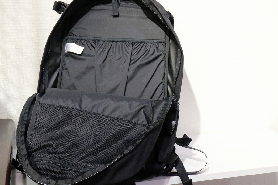 ストリートブランドの【SUPREME】から、【THE NORTH FACE