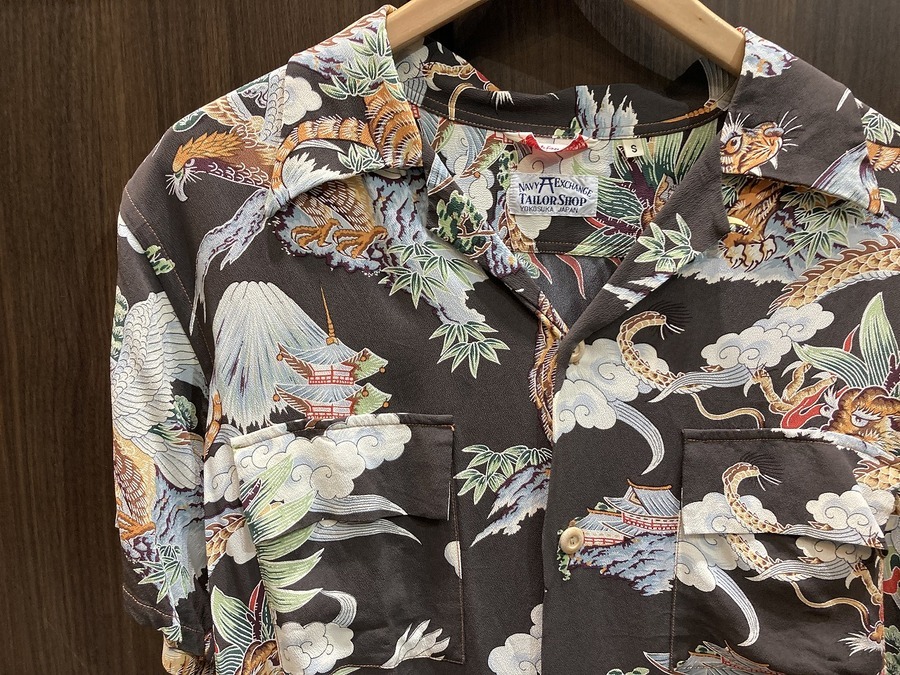 アメカジブランドの【SUNSURF/サンサーフ】から定番のアロハシャツのご アメカジブランドの【SUNSURF/サンサーフ】から定番のアロハシャツのご