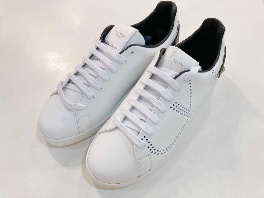インポートブランド【VALENTINO GARAVANI/ヴァレンティノガラヴァーニ】からBACKNET  SNEAKERが入荷しました[2021.08.22発行]