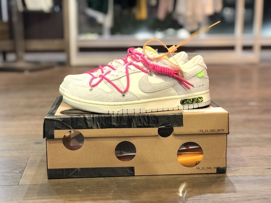 話題のスニーカー【NIKE×Off-White/ナイキ×オフホワイト】DUNK LOW LOT ...