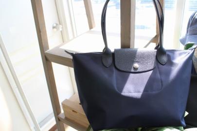 「キャリアファッションのLONGCHAMP 」