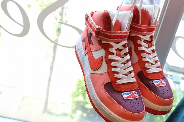 秋映えするカラー！NIKE×R.T AIR FORCE 1 HIGH/RTが入荷です。[2019.10 