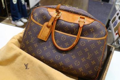 「ラグジュアリーブランドのLOUIS　VUITTON 」