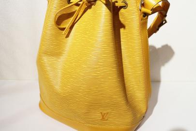 「ラグジュアリーブランドのLOUIS VUITTON 　 」