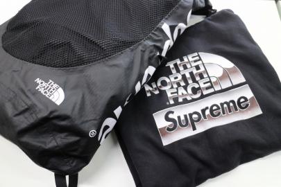 「ストリートブランドのSupreme×THE NORTH FACE 」