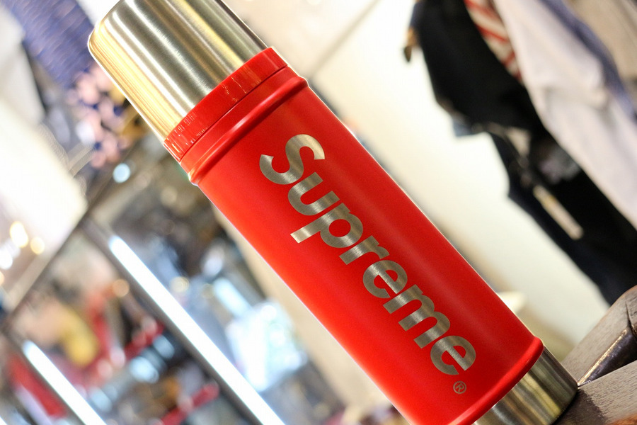 Supreme - Supreme ステンレス ボトル【赤】 Supreme / シュプリーム】から ステンレスボトル入荷しました