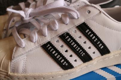 「ストリートブランドのadidas SUPERSTAR 」