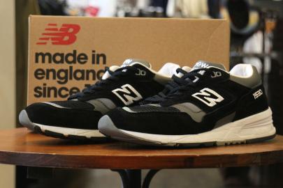 「スニーカーのNEW BALANCE 」