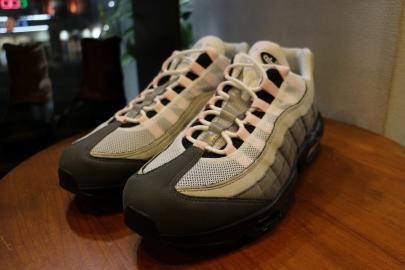 「スニーカーのNIKE 」