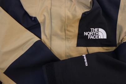 「アウトドアブランドのTHE NORTH FACE 」