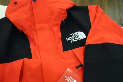 「アウトドアブランドのTHE NORTH FACE 」