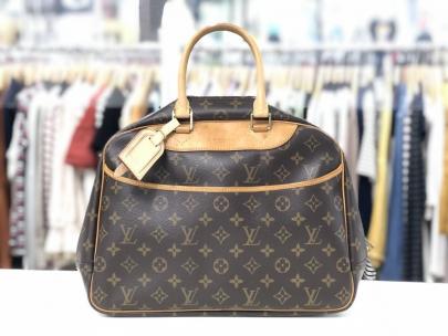 「ラグジュアリーブランドのLOUIS VUITTON 　 」