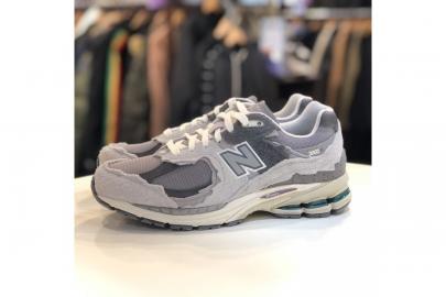 「スニーカーのNEW BALANCE 」