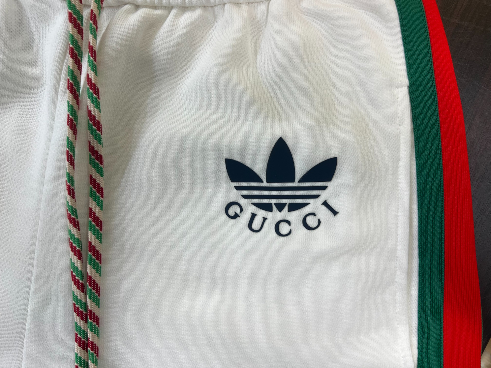 GUCCI × adidas / グッチ × アディダス】から コットン スウェット 