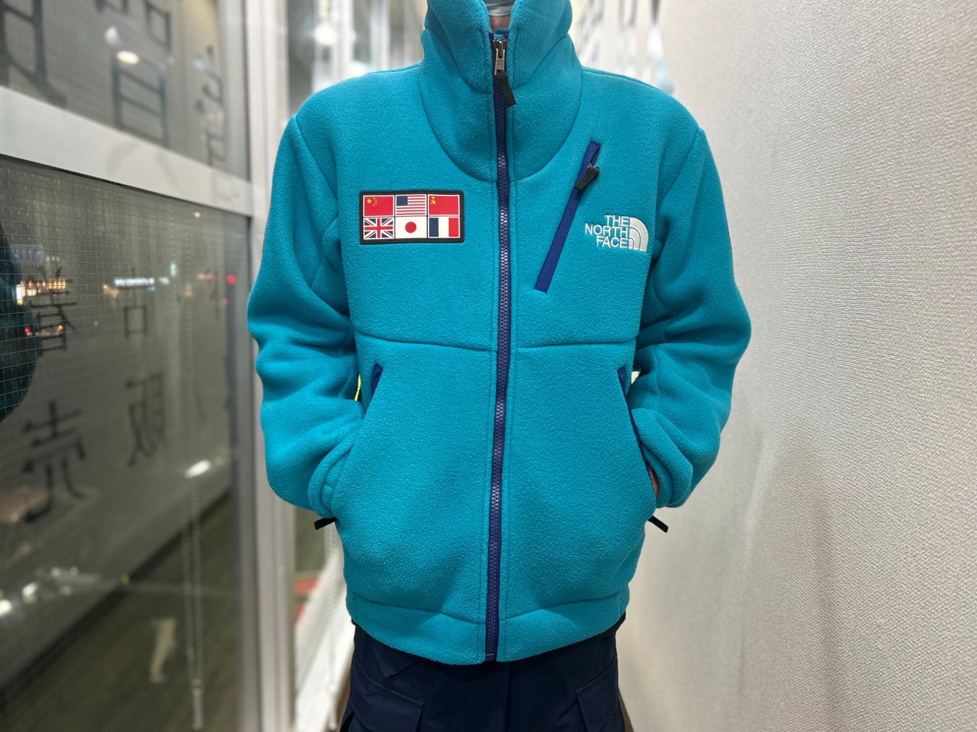 キングオブアウトドアブランド！【THE NORTH FACE / ザ ノースフェイス】より【トランスアンタークティカフリースジャケット 】を