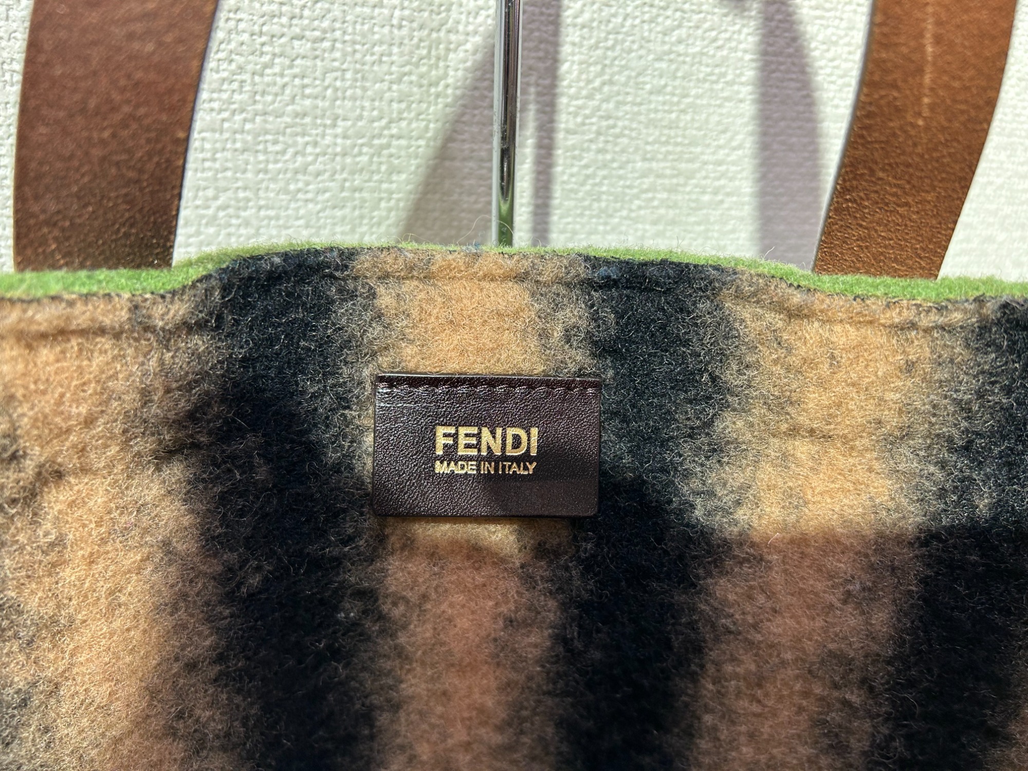 FENDI フェンディ トートバッグ フェルト生地　グリーン レッド35×30 大人気ラグジュアリーブランド！【FENDI / フェンディ】より【フェルト