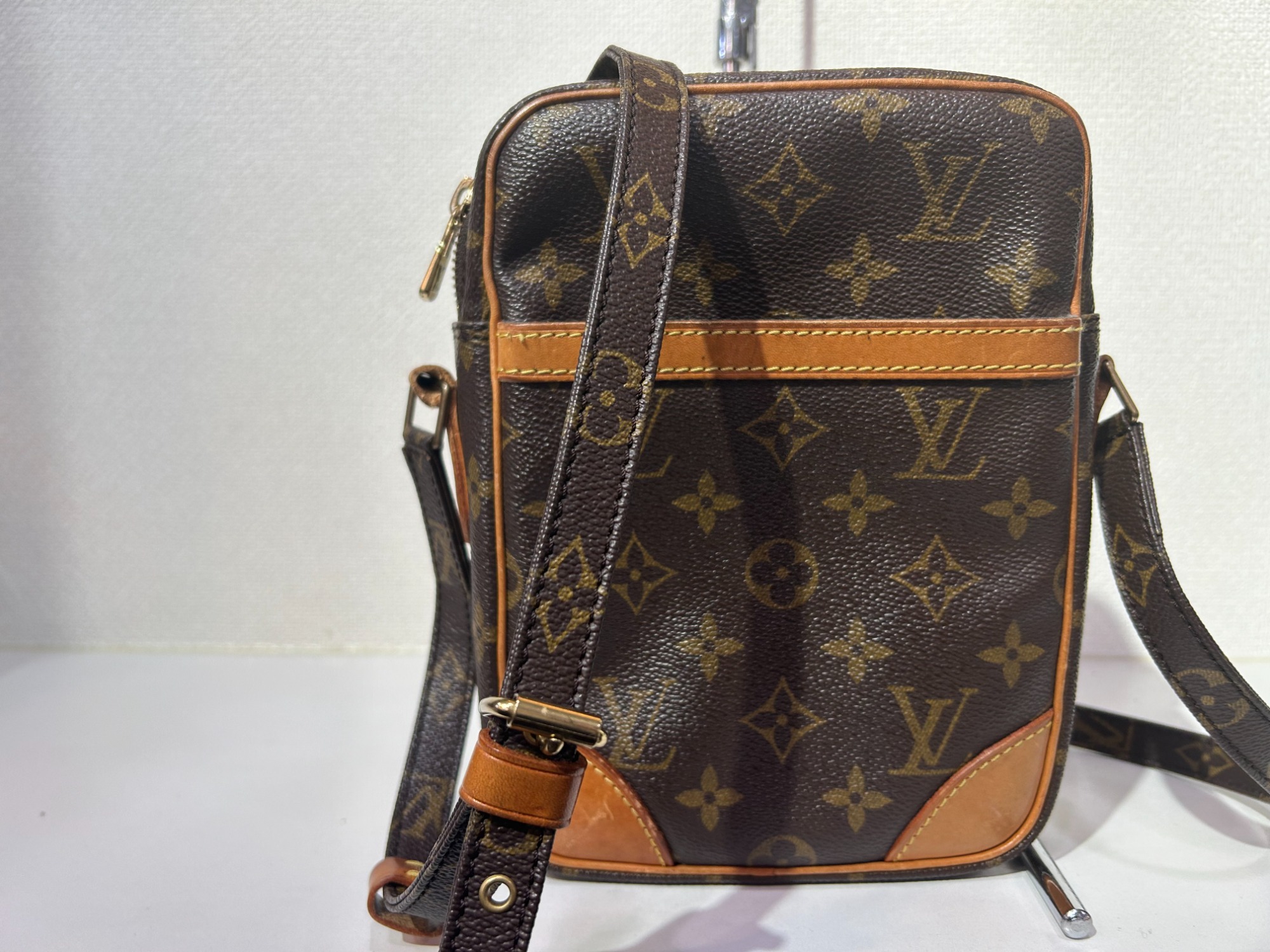 LOUIS VUITTON /ルイ・ヴィトン 】より【 ダヌーブ 】を入荷致しました 