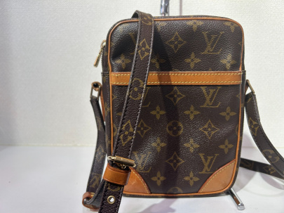 「ラグジュアリーブランドのLOUIS VUITTON 」