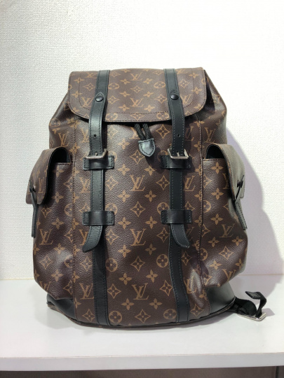 「ラグジュアリーブランドのLOUIS VUITTON 」