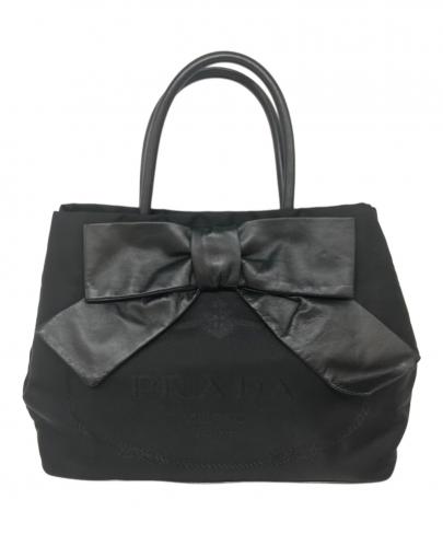 「ラグジュアリーブランドのPRADA 」