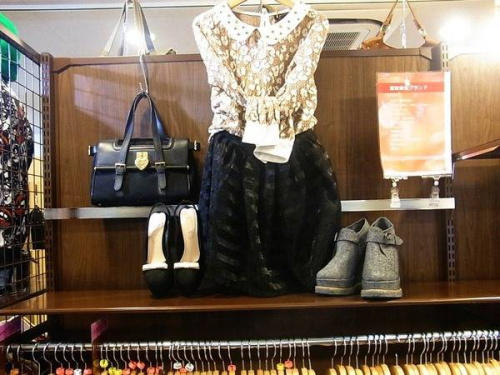 lilLillyのsamantha thavasa